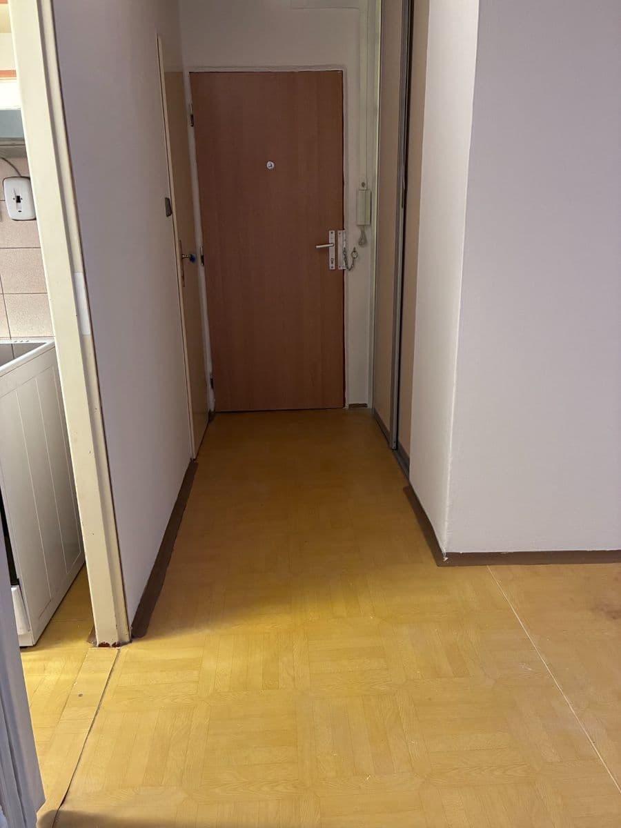 Pronájem bytu 2+1 65 m², Buzulucká, Tábor, Jihočeský kraj Pronájem bytu 2+1 65 m², Buzulucká, Tábor, Jihočeský kraj