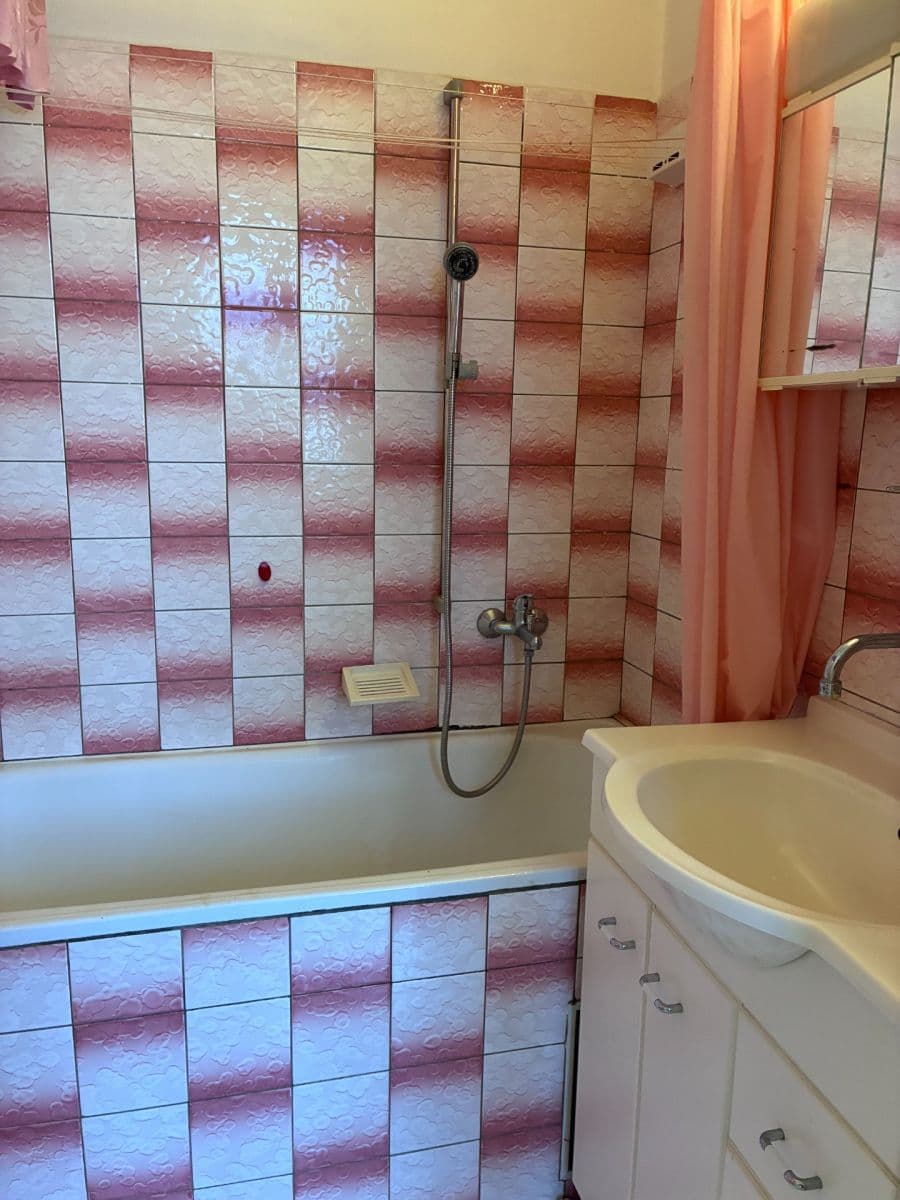 Pronájem bytu 2+1 65 m², Buzulucká, Tábor, Jihočeský kraj Pronájem bytu 2+1 65 m², Buzulucká, Tábor, Jihočeský kraj