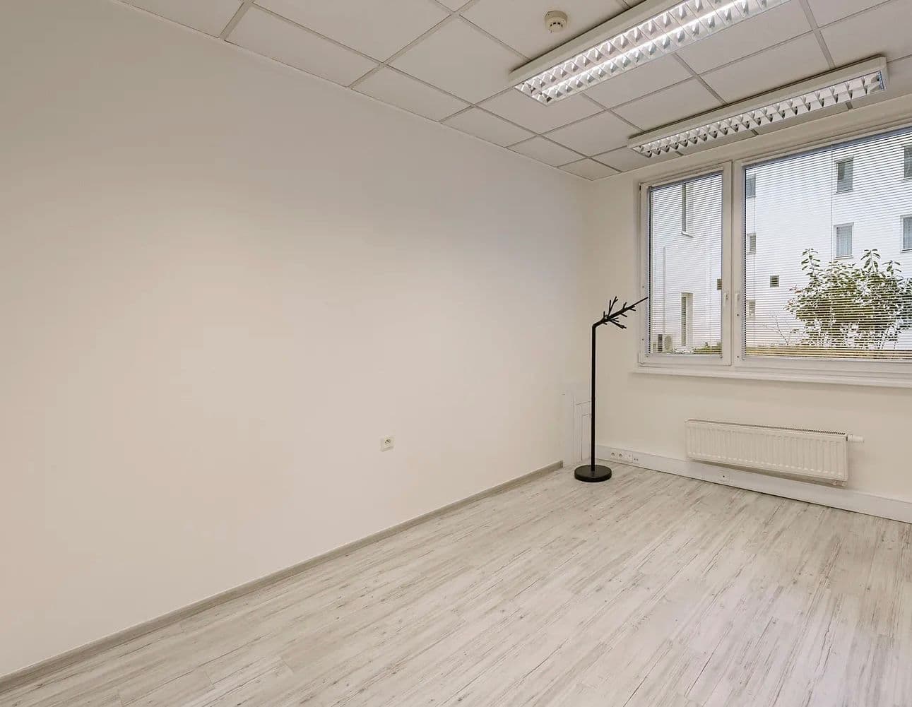 Pronájem kanceláře 18 m², Bělehradská, Praha, Praha Pronájem kanceláře 18 m², Bělehradská, Praha, Praha