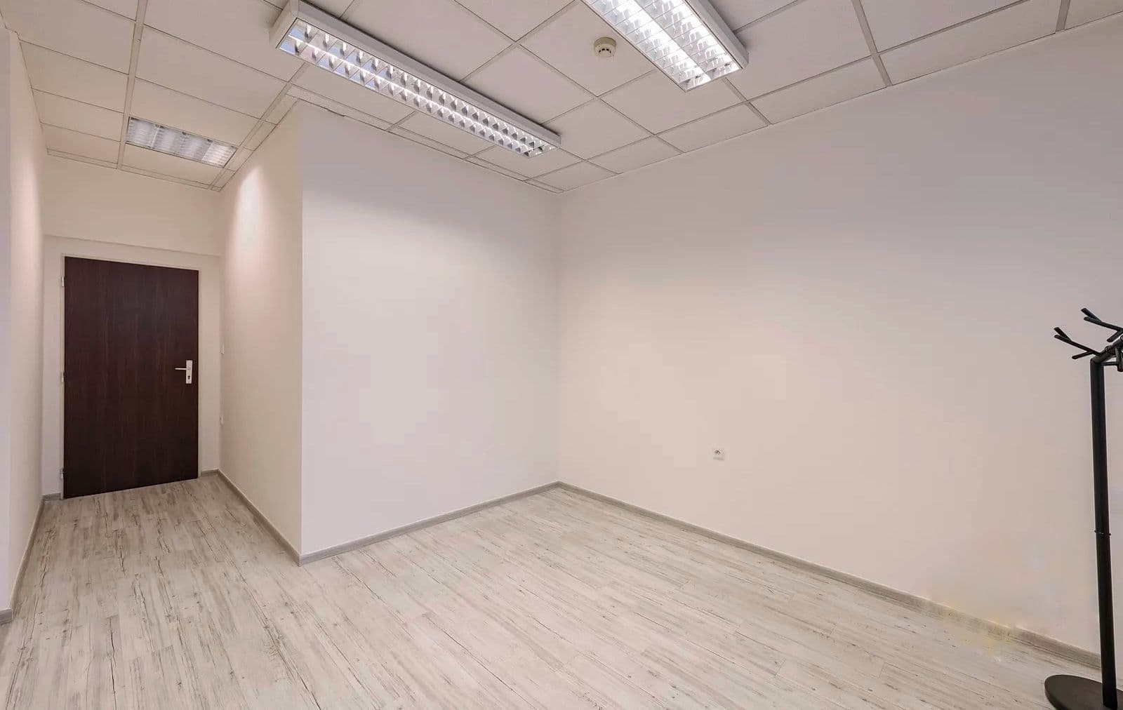 Pronájem kanceláře 18 m², Bělehradská, Praha, Praha Pronájem kanceláře 18 m², Bělehradská, Praha, Praha