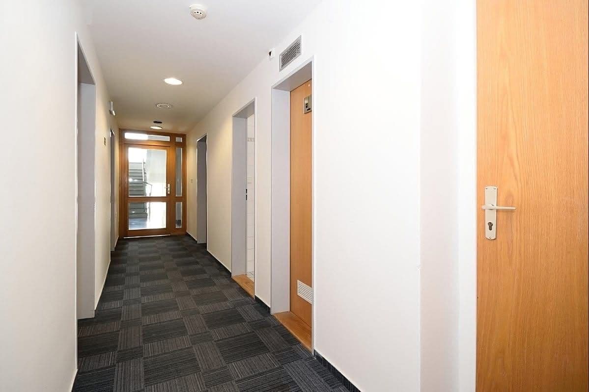 Pronájem kanceláře 18 m², Bělehradská, Praha, Praha Pronájem kanceláře 18 m², Bělehradská, Praha, Praha