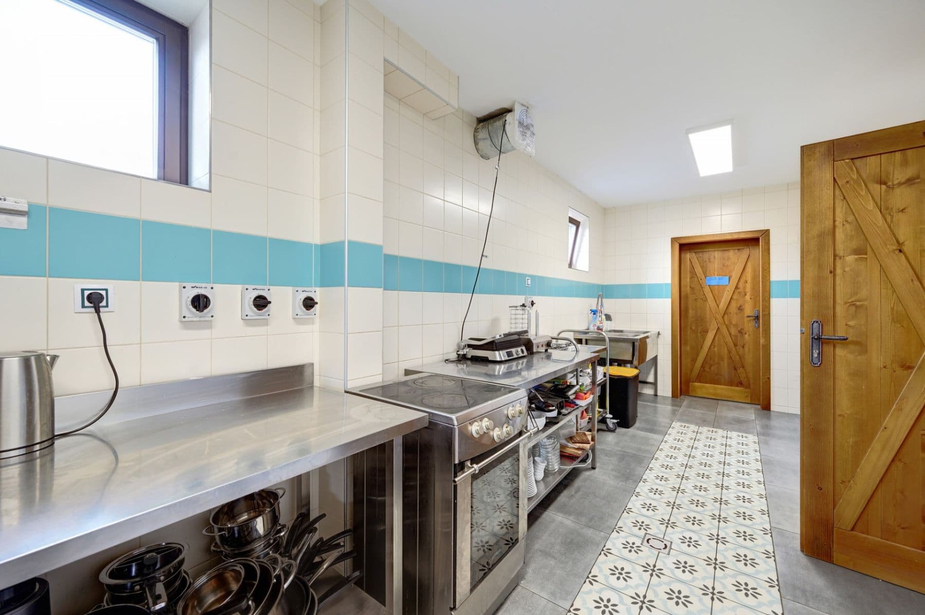 Prodej domu 623 m², pozemek 2.938 m², Loket, Středočeský kraj Prodej domu 623 m², pozemek 2.938 m², Loket, Středočeský kraj