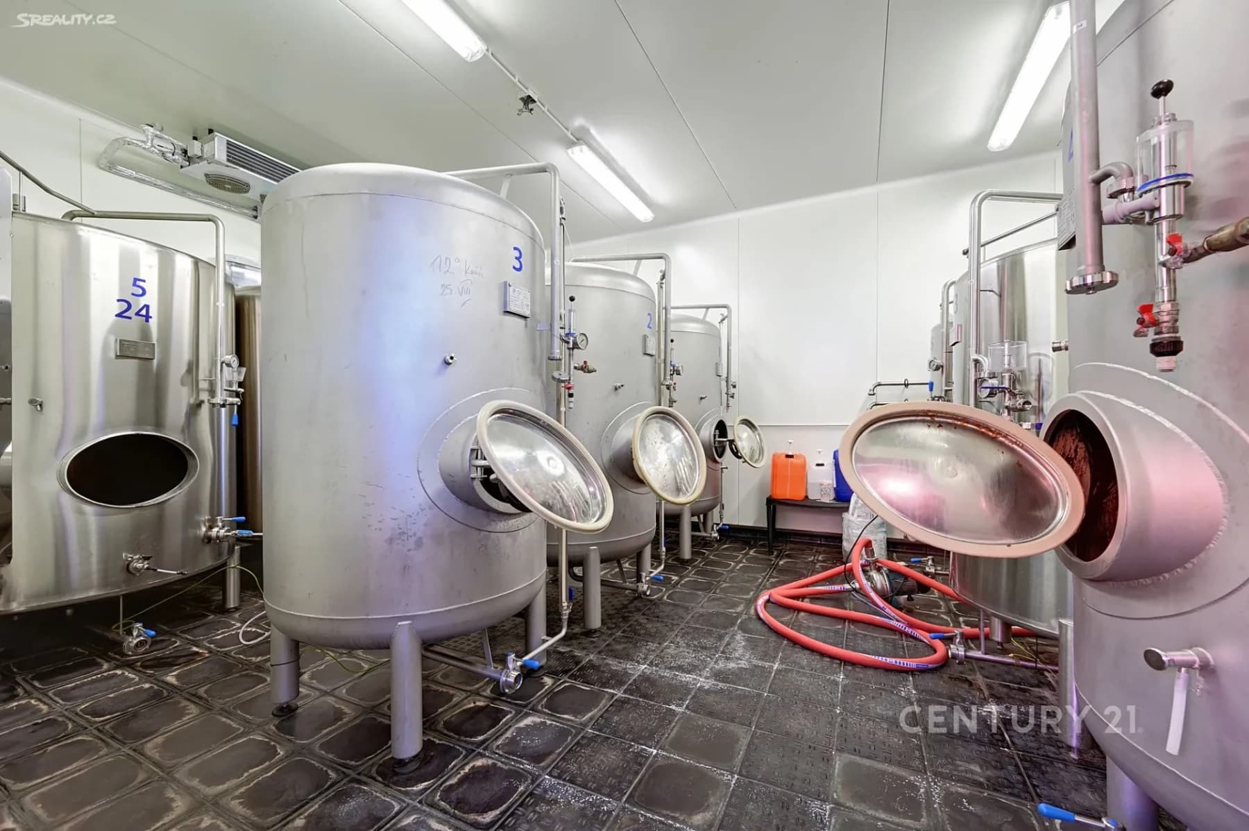 Prodej domu 623 m², pozemek 2.938 m², Loket, Středočeský kraj Prodej domu 623 m², pozemek 2.938 m², Loket, Středočeský kraj