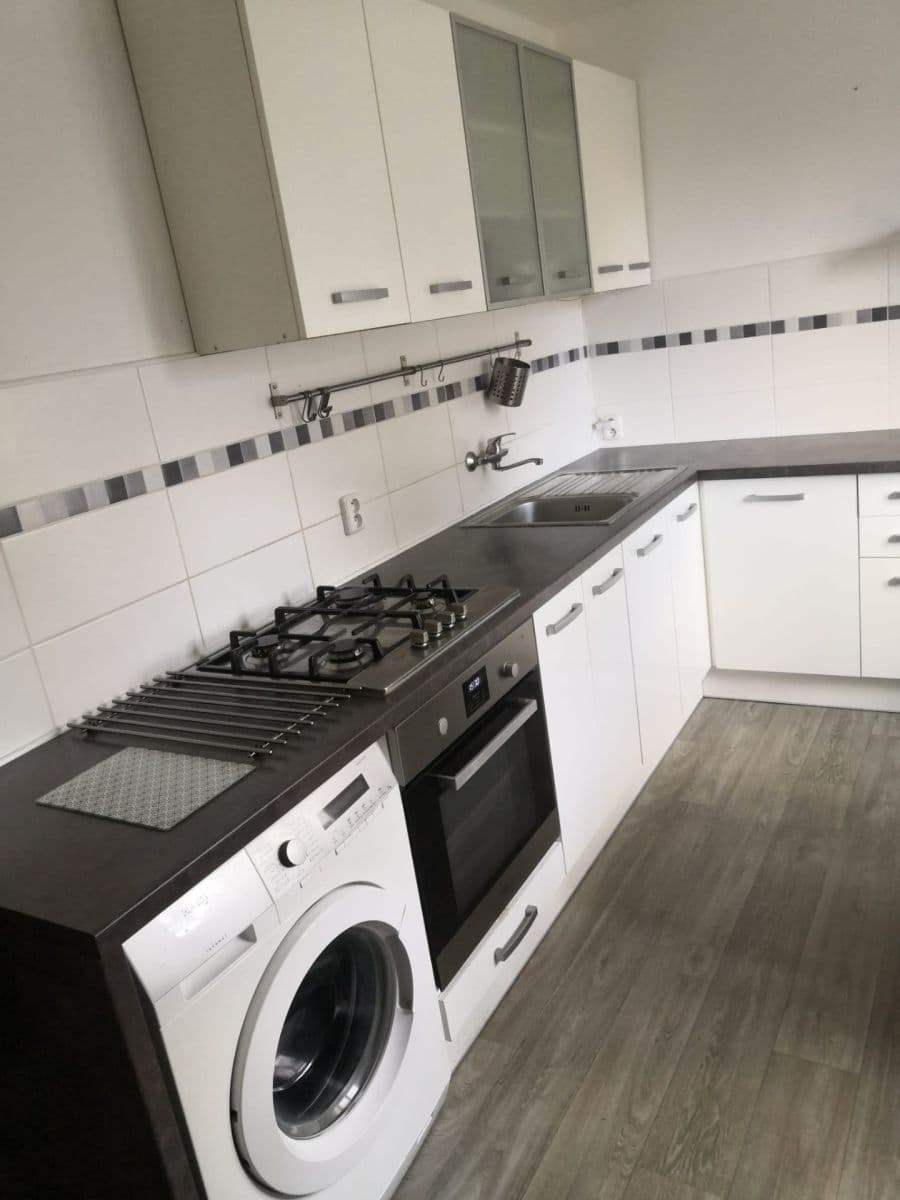 Pronájem bytu 2+1 52 m², Vrchlického, Jihlava, Kraj Vysočina Pronájem bytu 2+1 52 m², Vrchlického, Jihlava, Kraj Vysočina