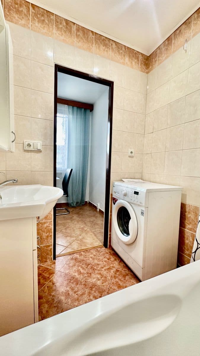 Prodej bytu 2+1 70 m², Lidická třída, České Budějovice, Jihočeský kraj Prodej bytu 2+1 70 m², Lidická třída, České Budějovice, Jihočeský kraj