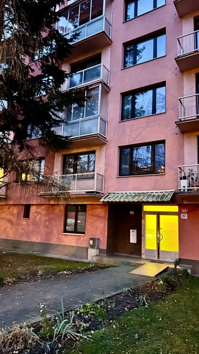 Prodej bytu 2+1 70 m², Lidická třída, České Budějovice, Jihočeský kraj Prodej bytu 2+1 70 m², Lidická třída, České Budějovice, Jihočeský kraj