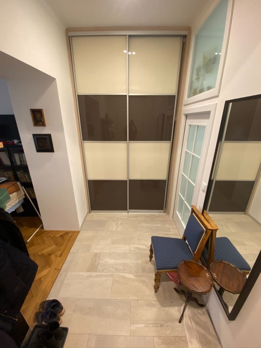 Prodej bytu 2+1 56 m², Všehrdova, Praha, Praha Prodej bytu 2+1 56 m², Všehrdova, Praha, Praha