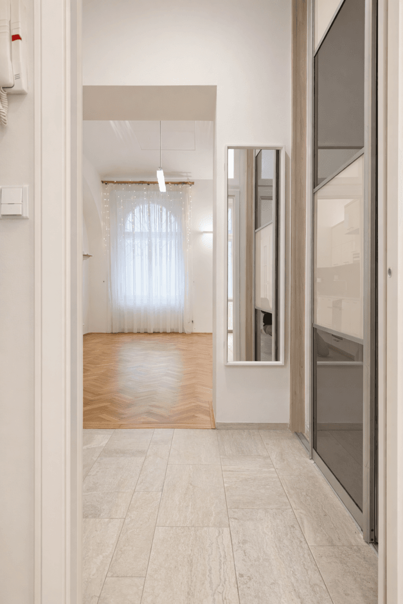 Prodej bytu 2+1 56 m², Všehrdova, Praha, Praha Prodej bytu 2+1 56 m², Všehrdova, Praha, Praha