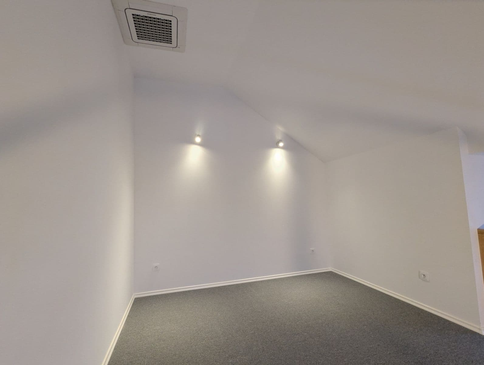 Pronájem bytu 1+kk 53 m², Vladislavova, Písek, Jihočeský kraj Pronájem bytu 1+kk 53 m², Vladislavova, Písek, Jihočeský kraj