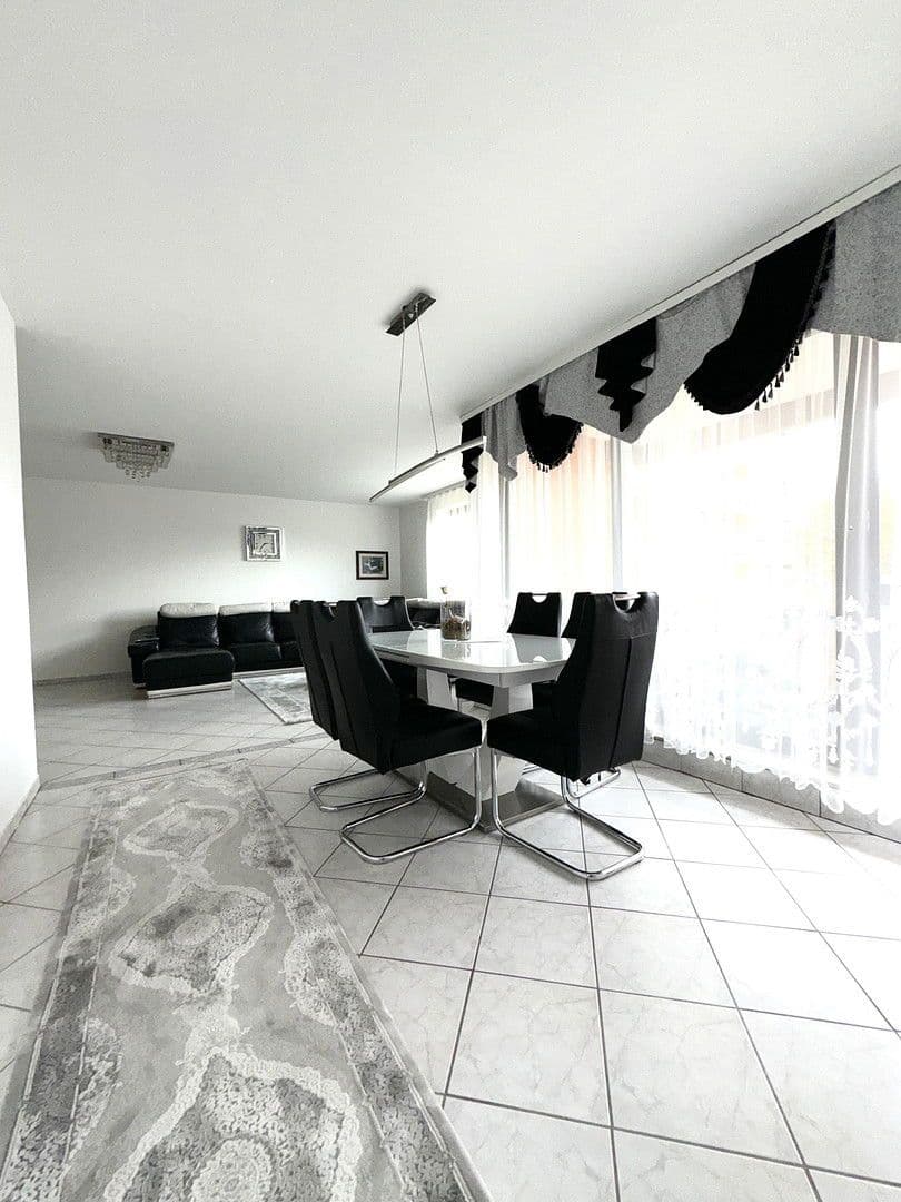 Prodej bytu 4+1 110 m², Wiesbaden, Hessen Prodej bytu 4+1 110 m², Wiesbaden, Hessen