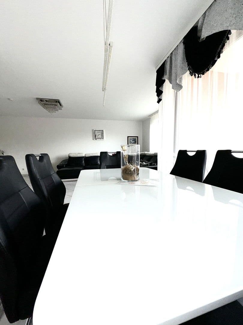 Prodej bytu 4+1 110 m², Wiesbaden, Hessen Prodej bytu 4+1 110 m², Wiesbaden, Hessen