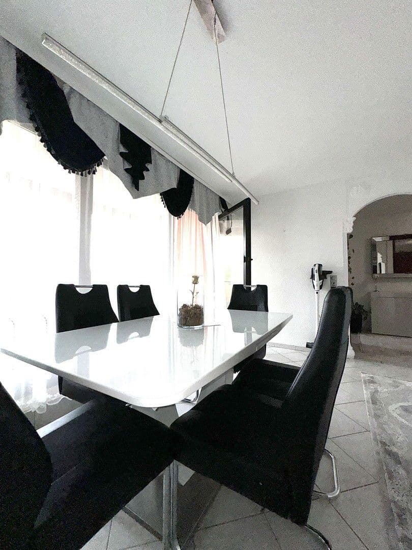 Prodej bytu 4+1 110 m², Wiesbaden, Hessen Prodej bytu 4+1 110 m², Wiesbaden, Hessen