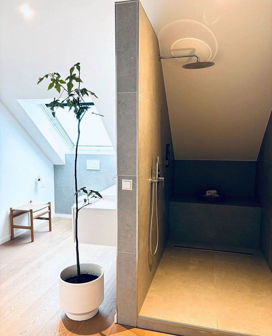 Prodej domu 155 m², pozemek 352 m², Rottenburg am Neckar, Bádensko-Württembersko Prodej domu 155 m², pozemek 352 m², Rottenburg am Neckar, Bádensko-Württembersko