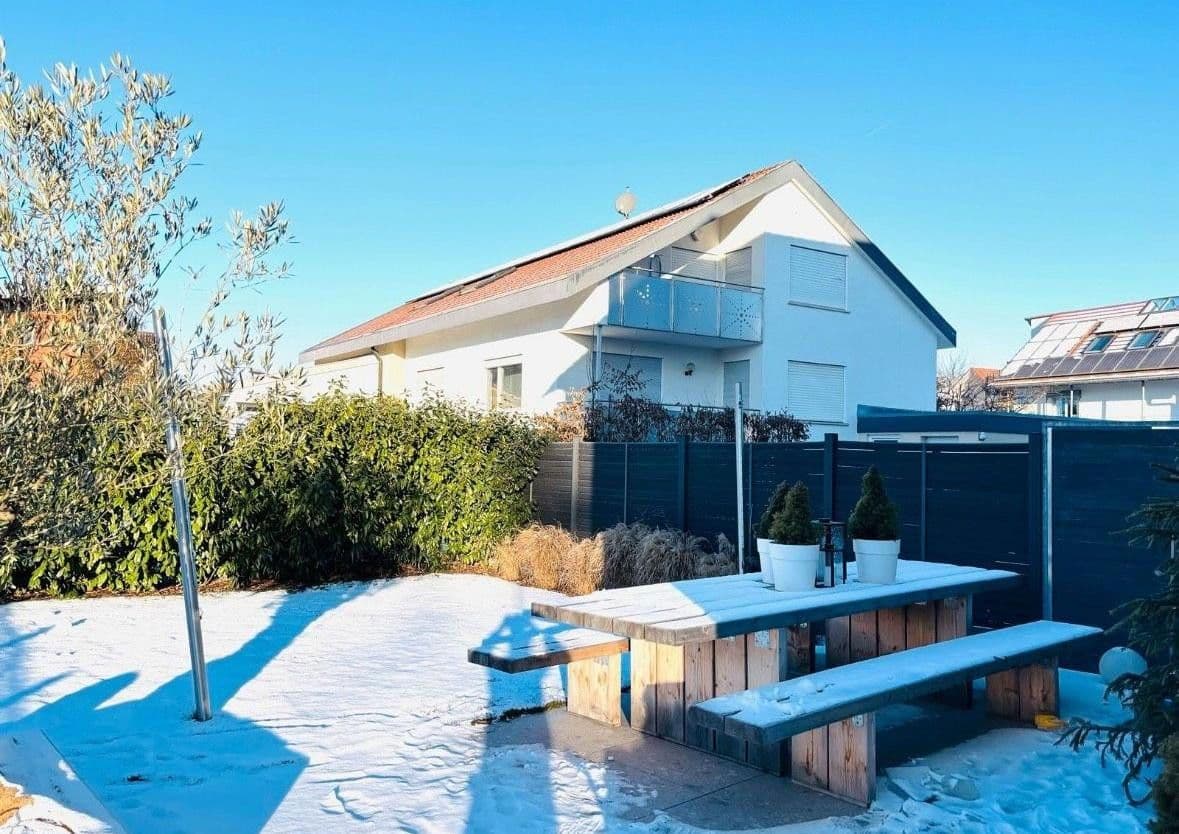 Prodej domu 155 m², pozemek 352 m², Rottenburg am Neckar, Bádensko-Württembersko Prodej domu 155 m², pozemek 352 m², Rottenburg am Neckar, Bádensko-Württembersko