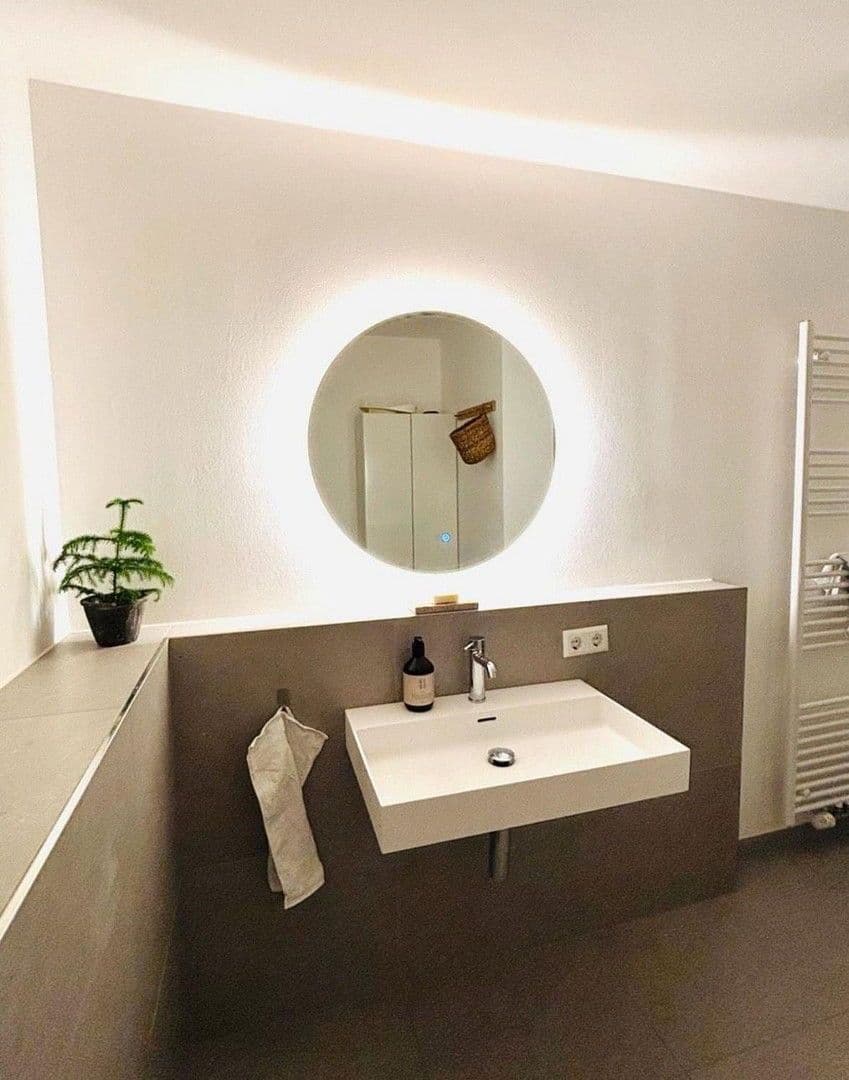 Prodej domu 155 m², pozemek 352 m², Rottenburg am Neckar, Bádensko-Württembersko Prodej domu 155 m², pozemek 352 m², Rottenburg am Neckar, Bádensko-Württembersko