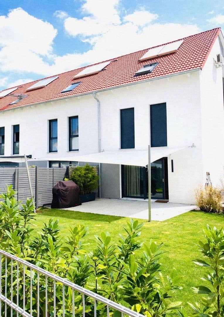 Prodej domu 155 m², pozemek 352 m², Rottenburg am Neckar, Bádensko-Württembersko Prodej domu 155 m², pozemek 352 m², Rottenburg am Neckar, Bádensko-Württembersko