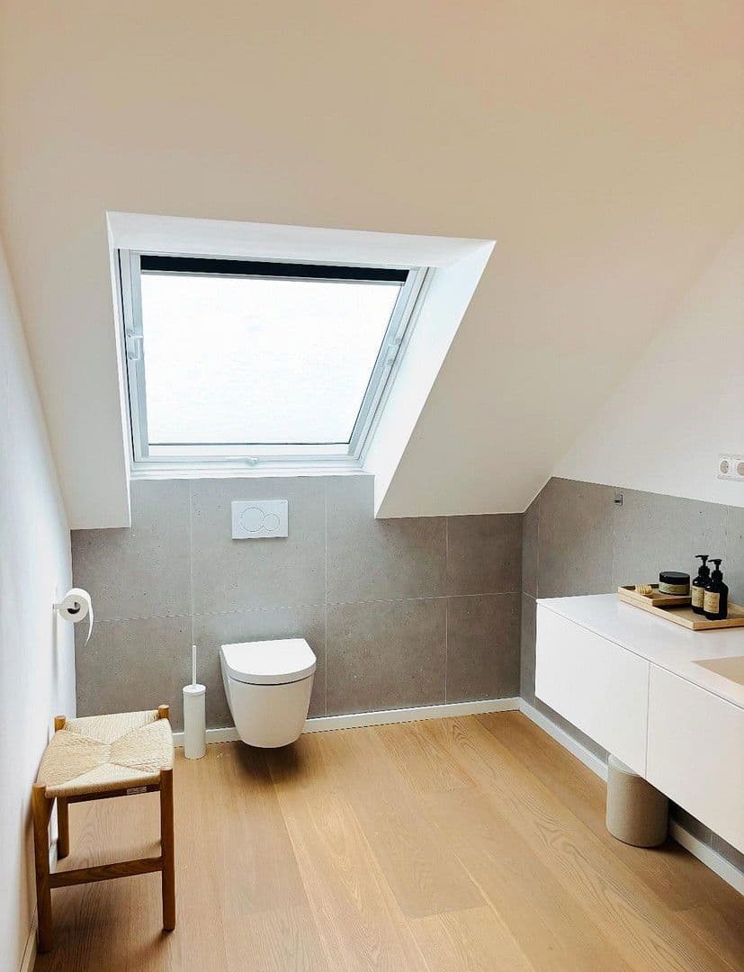 Prodej domu 155 m², pozemek 352 m², Rottenburg am Neckar, Bádensko-Württembersko Prodej domu 155 m², pozemek 352 m², Rottenburg am Neckar, Bádensko-Württembersko