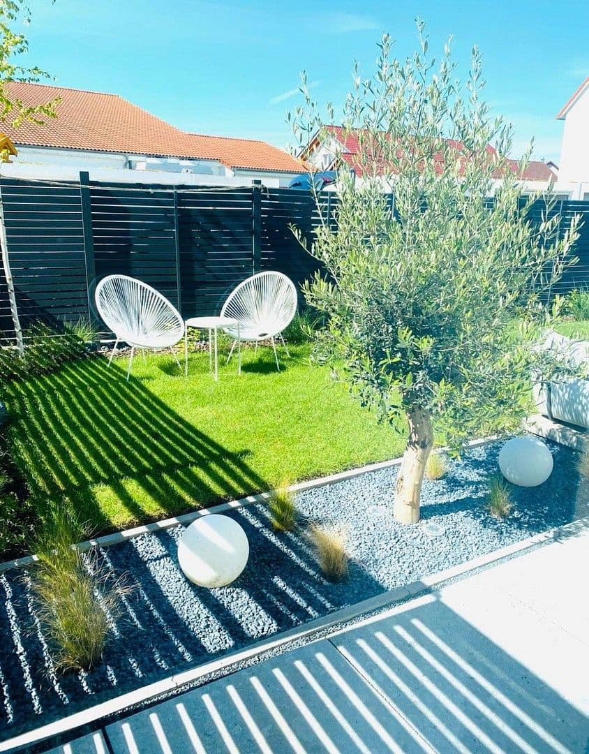 Prodej domu 155 m², pozemek 352 m², Rottenburg am Neckar, Bádensko-Württembersko Prodej domu 155 m², pozemek 352 m², Rottenburg am Neckar, Bádensko-Württembersko