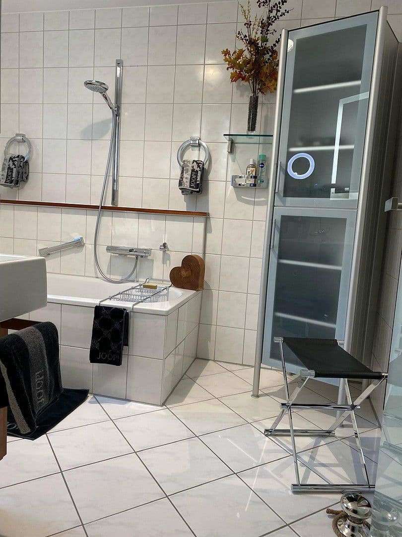 Pronájem bytu 3+1 94 m², Marburg, Hessen Pronájem bytu 3+1 94 m², Marburg, Hessen