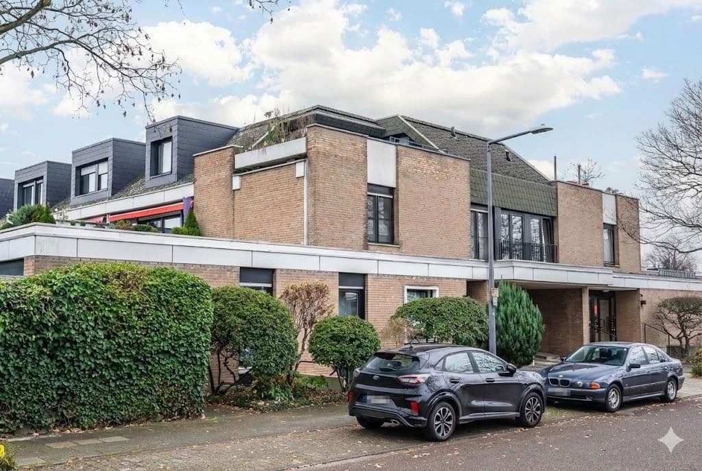 Pronájem bytu 2+1 75 m², Köln, Severní Porýní-Vestfálsko Pronájem bytu 2+1 75 m², Köln, Severní Porýní-Vestfálsko
