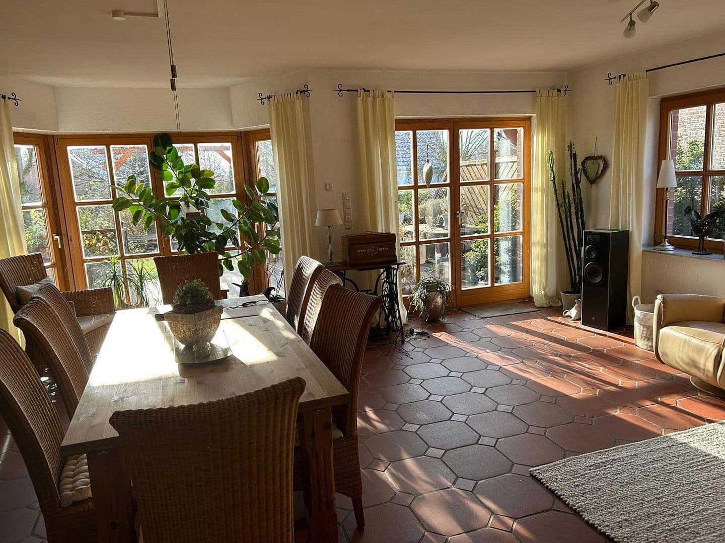 Prodej domu 268 m², pozemek 670 m², Sehnde, Dolní Sasko Prodej domu 268 m², pozemek 670 m², Sehnde, Dolní Sasko