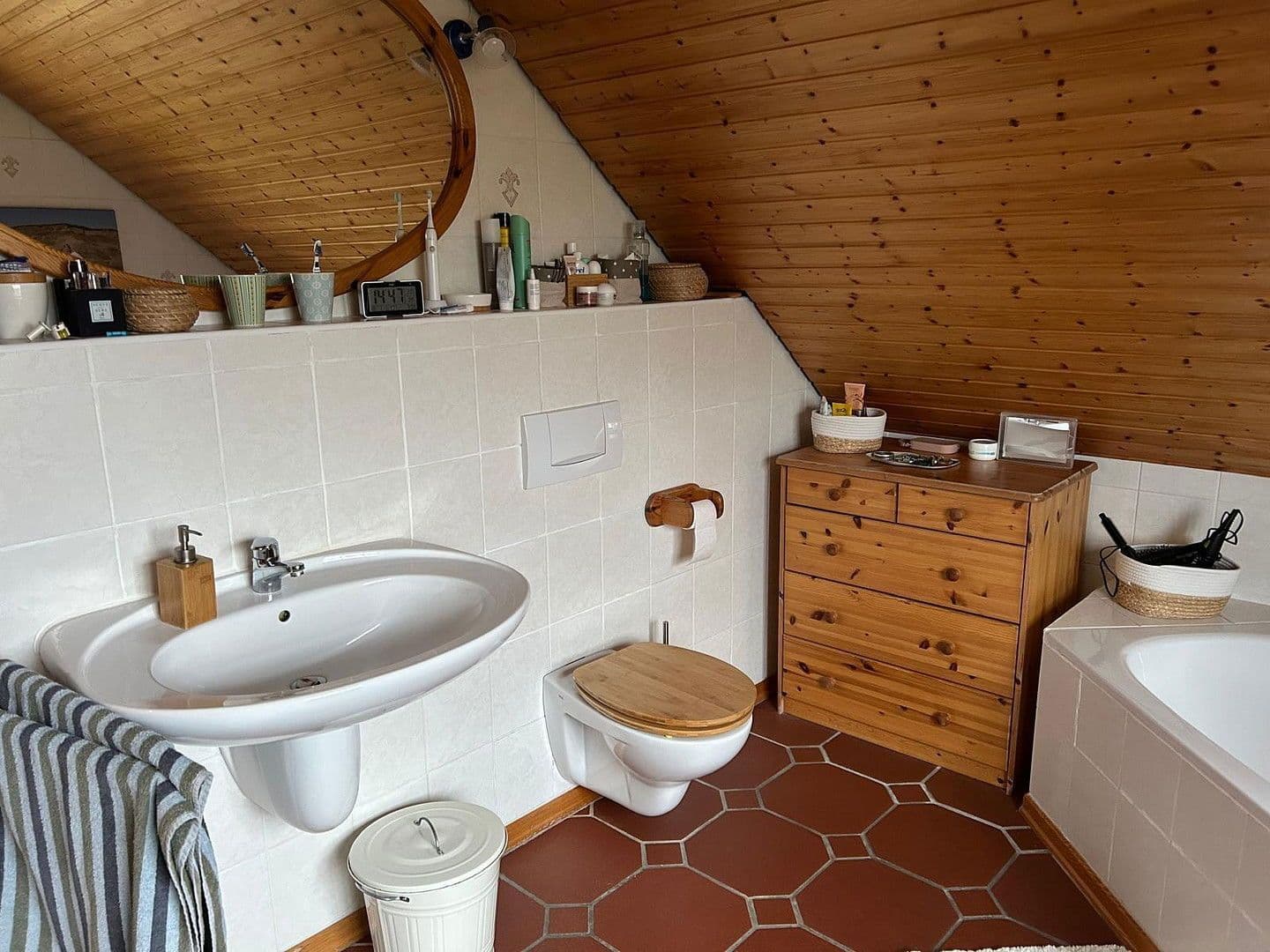 Prodej domu 268 m², pozemek 670 m², Sehnde, Dolní Sasko Prodej domu 268 m², pozemek 670 m², Sehnde, Dolní Sasko