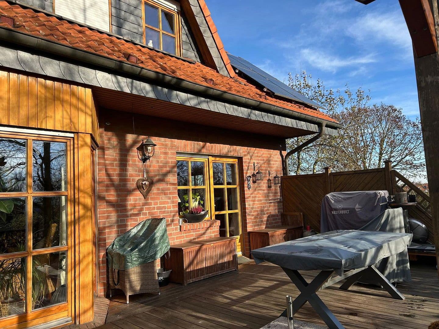 Prodej domu 268 m², pozemek 670 m², Sehnde, Dolní Sasko Prodej domu 268 m², pozemek 670 m², Sehnde, Dolní Sasko