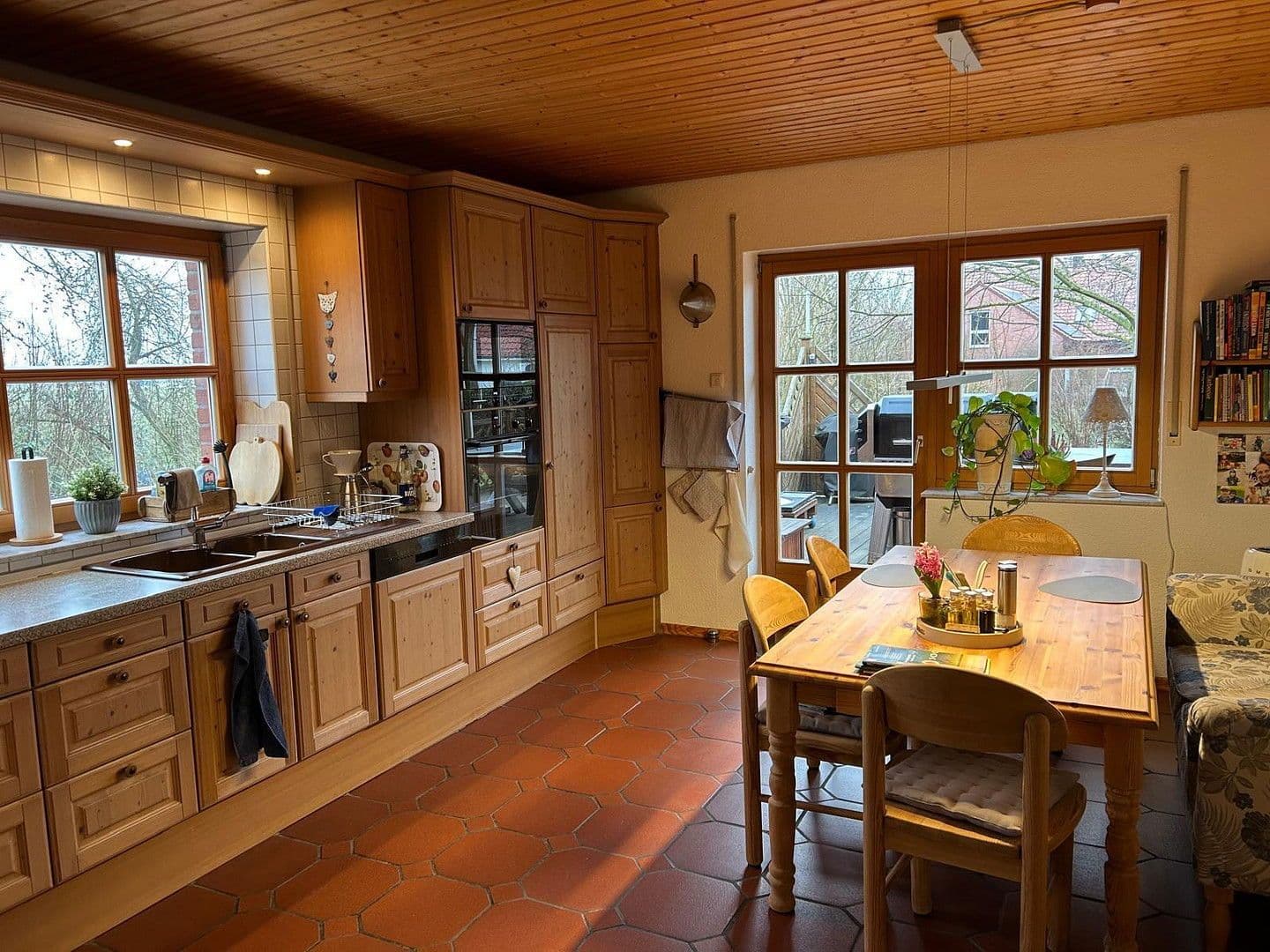 Prodej domu 268 m², pozemek 670 m², Sehnde, Dolní Sasko Prodej domu 268 m², pozemek 670 m², Sehnde, Dolní Sasko