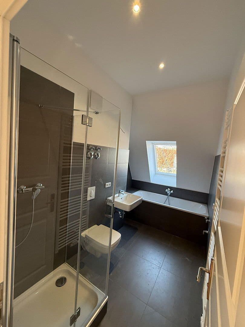 Pronájem bytu 2+1 79 m², Detmolder Straße, Berlin, Berlín Pronájem bytu 2+1 79 m², Detmolder Straße, Berlin, Berlín