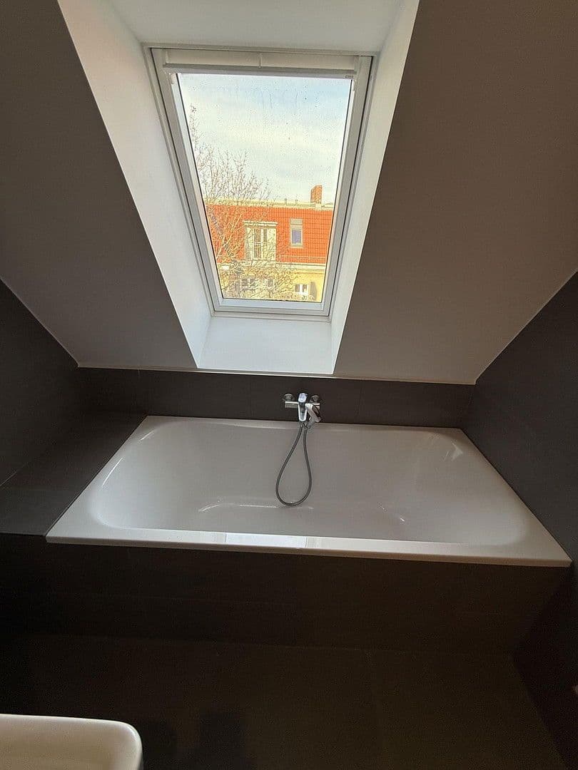 Pronájem bytu 2+1 79 m², Detmolder Straße, Berlin, Berlín Pronájem bytu 2+1 79 m², Detmolder Straße, Berlin, Berlín