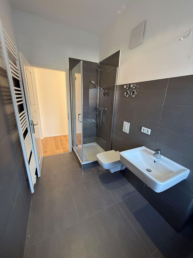 Pronájem bytu 2+1 79 m², Detmolder Straße, Berlin, Berlín Pronájem bytu 2+1 79 m², Detmolder Straße, Berlin, Berlín