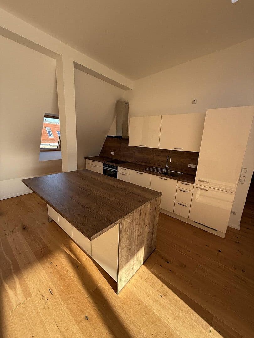 Pronájem bytu 2+1 79 m², Detmolder Straße, Berlin, Berlín Pronájem bytu 2+1 79 m², Detmolder Straße, Berlin, Berlín