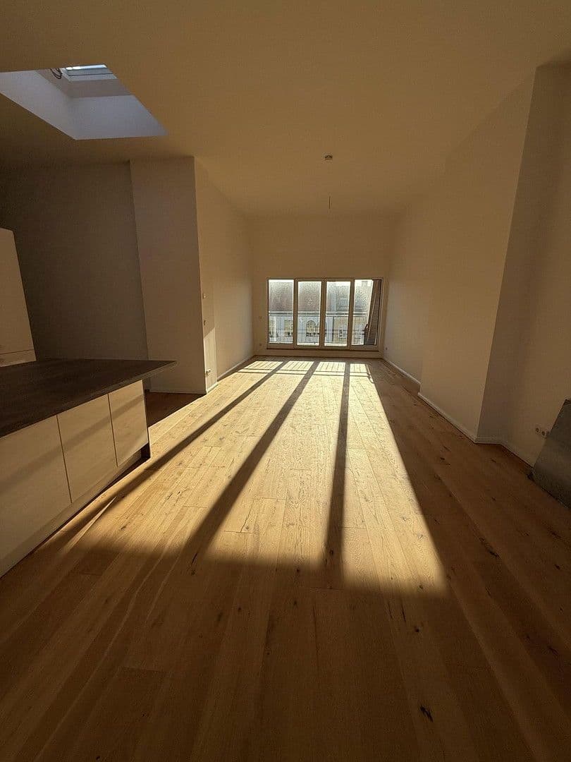 Pronájem bytu 2+1 79 m², Detmolder Straße, Berlin, Berlín Pronájem bytu 2+1 79 m², Detmolder Straße, Berlin, Berlín