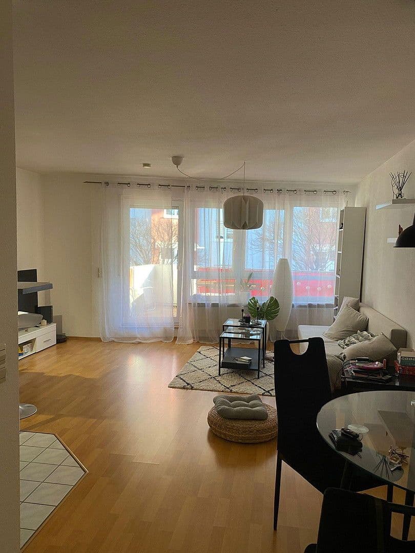 Pronájem bytu 2+1 56 m², Unterer Mühlweg 9, Reutlingen, Bádensko-Württembersko Pronájem bytu 2+1 56 m², Unterer Mühlweg 9, Reutlingen, Bádensko-Württembersko