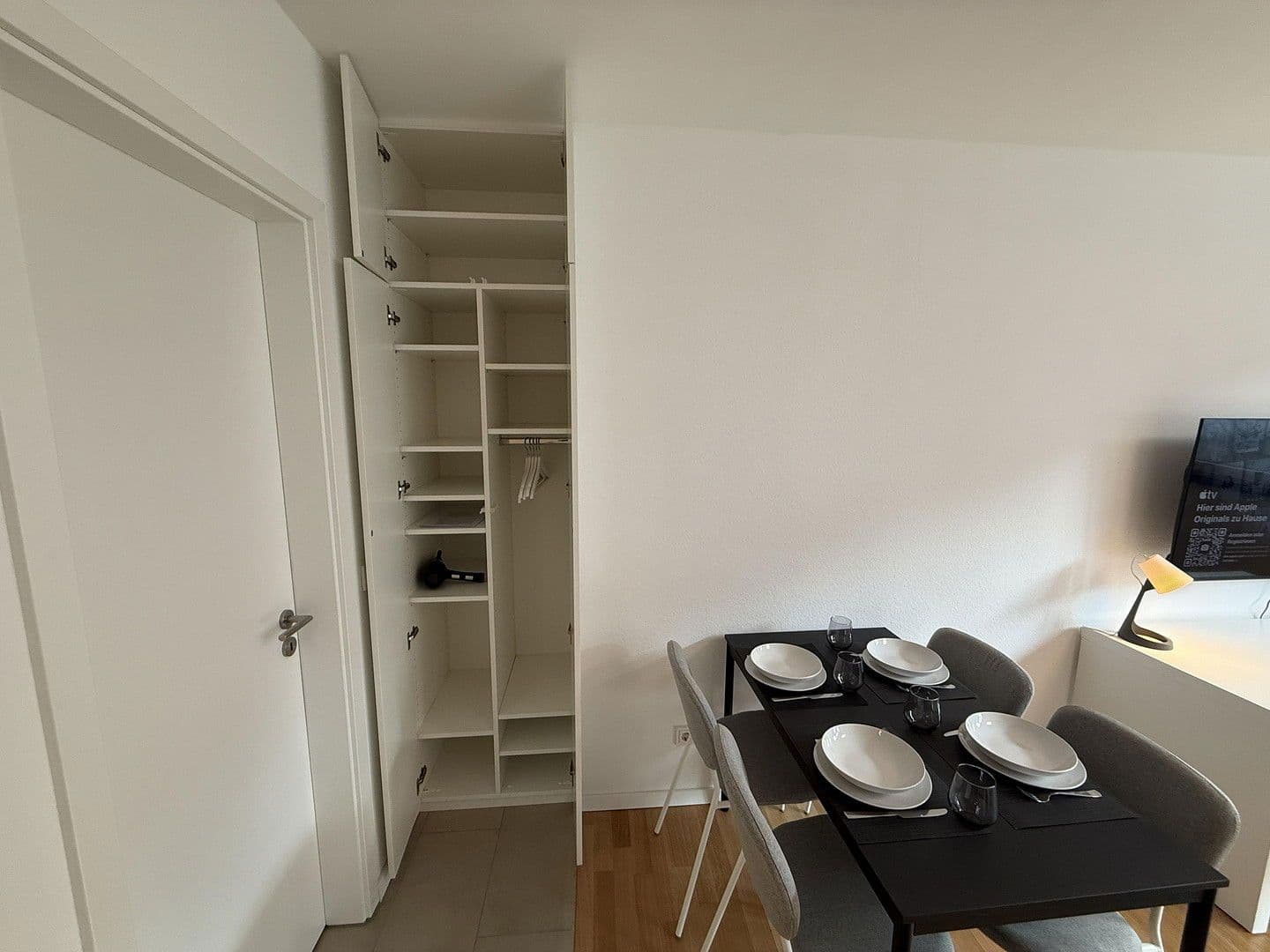 Pronájem bytu 1+1 27 m², Triftstr. 51, Frankfurt am Main, Hessen Pronájem bytu 1+1 27 m², Triftstr. 51, Frankfurt am Main, Hessen