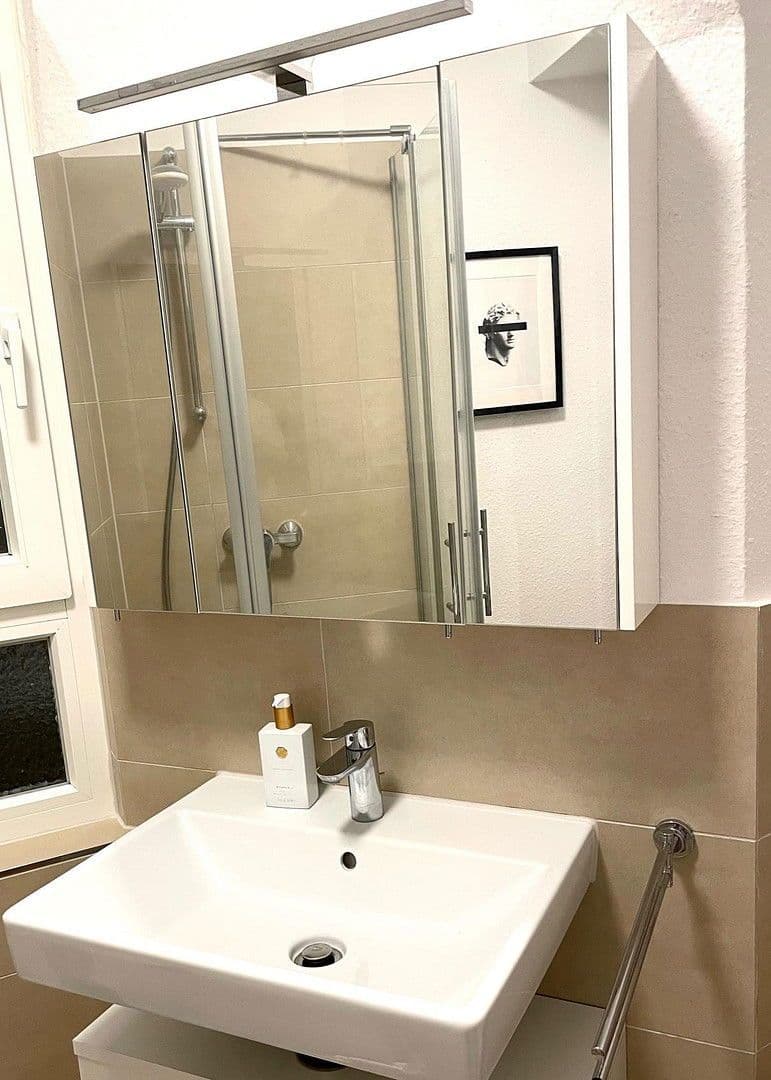 Pronájem bytu 3+1 70 m², Bockenheimerlandstrasse 83, Frankfurt, Hessen Pronájem bytu 3+1 70 m², Bockenheimerlandstrasse 83, Frankfurt, Hessen