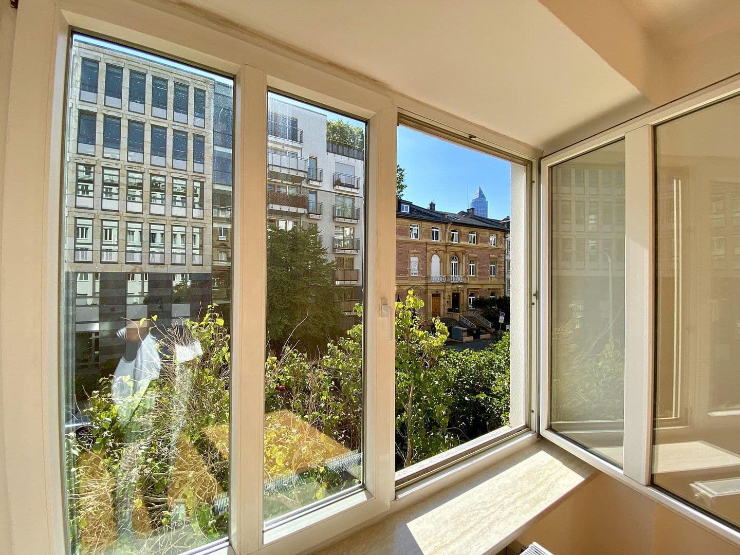 Pronájem bytu 3+1 70 m², Bockenheimerlandstrasse 83, Frankfurt, Hessen Pronájem bytu 3+1 70 m², Bockenheimerlandstrasse 83, Frankfurt, Hessen