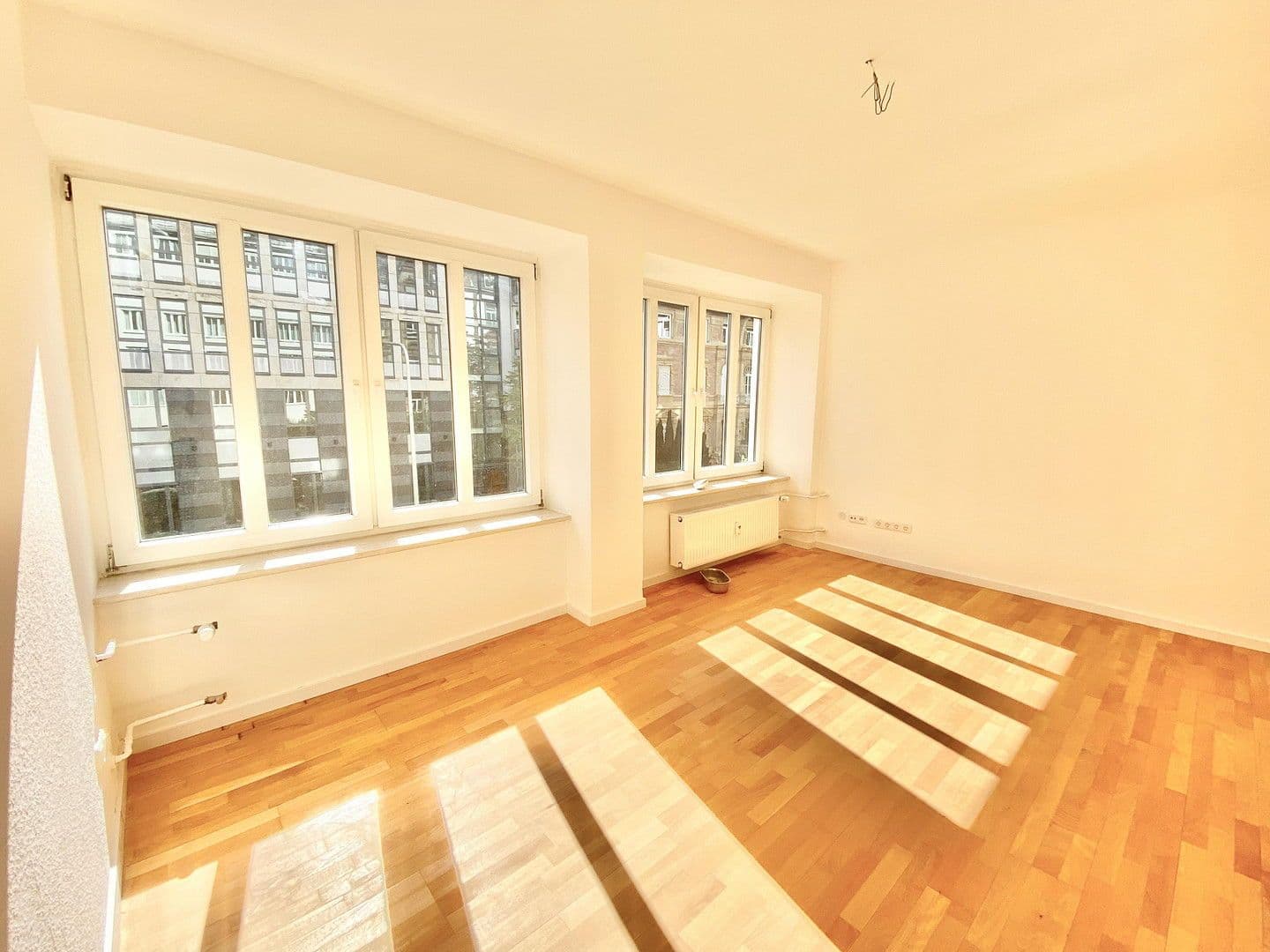 Pronájem bytu 3+1 70 m², Bockenheimerlandstrasse 83, Frankfurt, Hessen Pronájem bytu 3+1 70 m², Bockenheimerlandstrasse 83, Frankfurt, Hessen