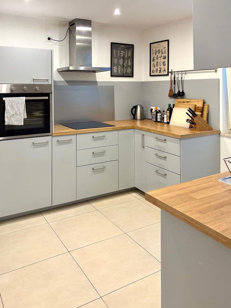 Pronájem bytu 3+1 70 m², Bockenheimerlandstrasse 83, Frankfurt, Hessen Pronájem bytu 3+1 70 m², Bockenheimerlandstrasse 83, Frankfurt, Hessen