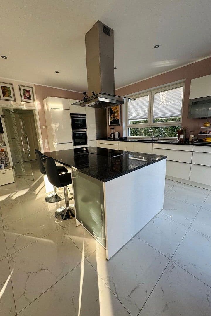 Prodej domu 194 m², pozemek 464 m², Mössingen, Bádensko-Württembersko Prodej domu 194 m², pozemek 464 m², Mössingen, Bádensko-Württembersko