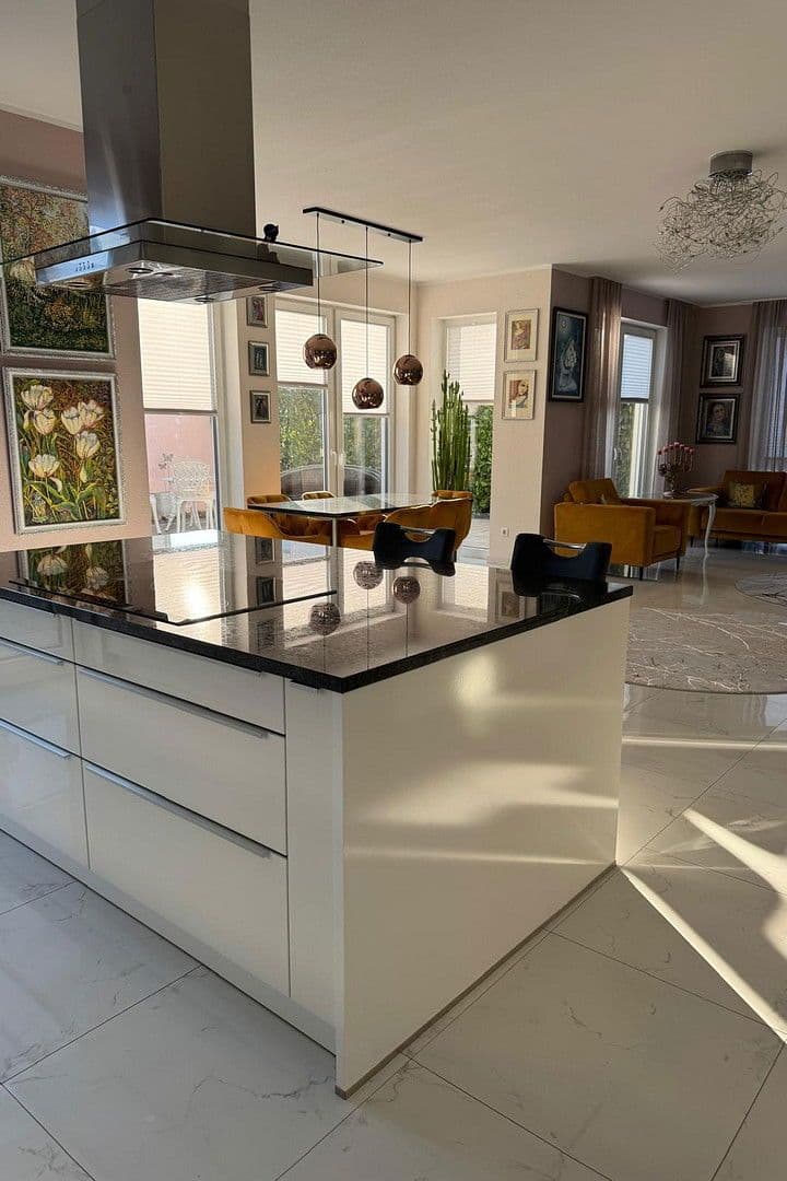 Prodej domu 194 m², pozemek 464 m², Mössingen, Bádensko-Württembersko Prodej domu 194 m², pozemek 464 m², Mössingen, Bádensko-Württembersko