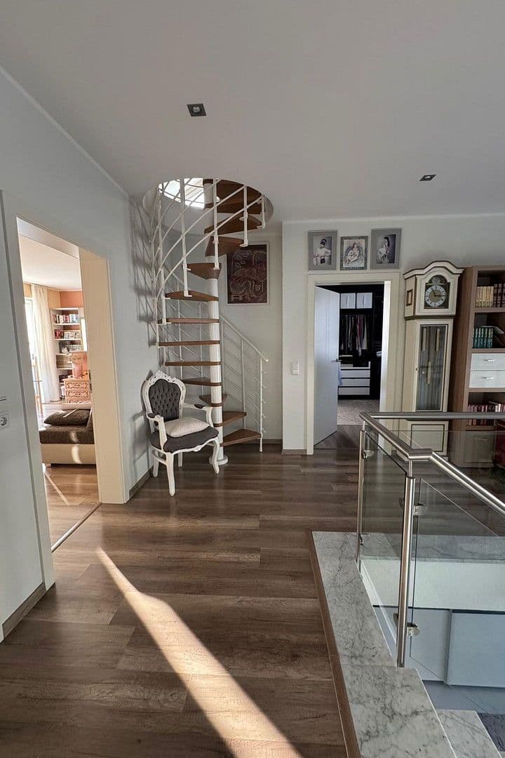 Prodej domu 194 m², pozemek 464 m², Mössingen, Bádensko-Württembersko Prodej domu 194 m², pozemek 464 m², Mössingen, Bádensko-Württembersko