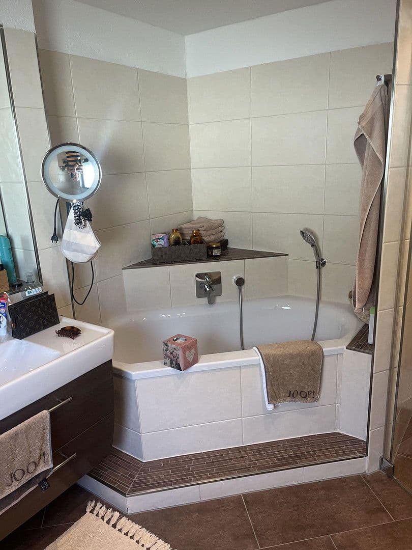 Prodej domu 140 m², pozemek 778 m², Rüsselsheim am Main, Hessen Prodej domu 140 m², pozemek 778 m², Rüsselsheim am Main, Hessen