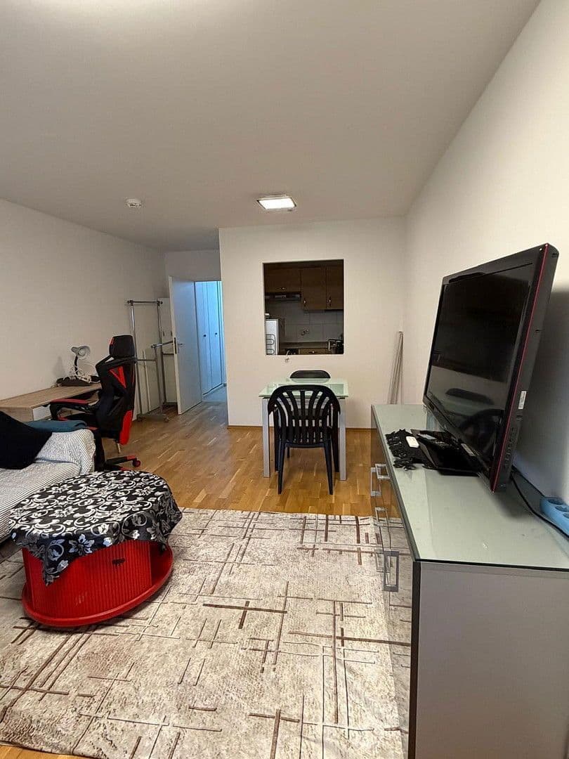 Pronájem bytu 1+1 35 m², Lerchenauerstr. 219, München, Bavorsko Pronájem bytu 1+1 35 m², Lerchenauerstr. 219, München, Bavorsko