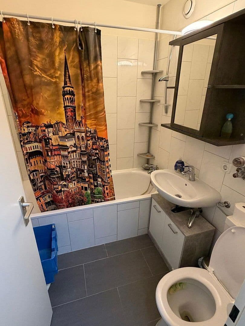 Pronájem bytu 1+1 35 m², Lerchenauerstr. 219, München, Bavorsko Pronájem bytu 1+1 35 m², Lerchenauerstr. 219, München, Bavorsko