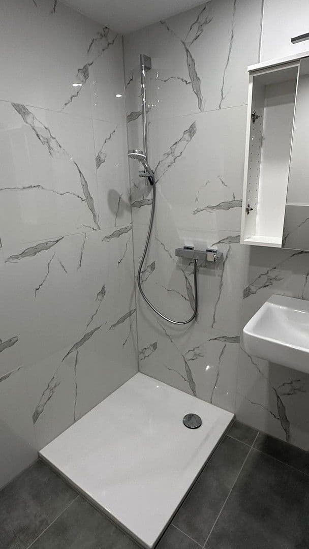 Pronájem bytu 3+1 53 m², Kirchstr. 12, Deizisau, Bádensko-Württembersko Pronájem bytu 3+1 53 m², Kirchstr. 12, Deizisau, Bádensko-Württembersko