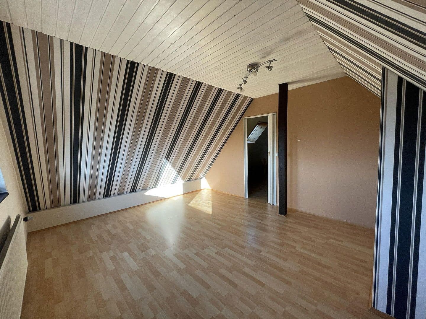 Prodej bytu 5+1 149 m², Am Gemeindeweiher 9, Herzogenaurach, Bavorsko Prodej bytu 5+1 149 m², Am Gemeindeweiher 9, Herzogenaurach, Bavorsko