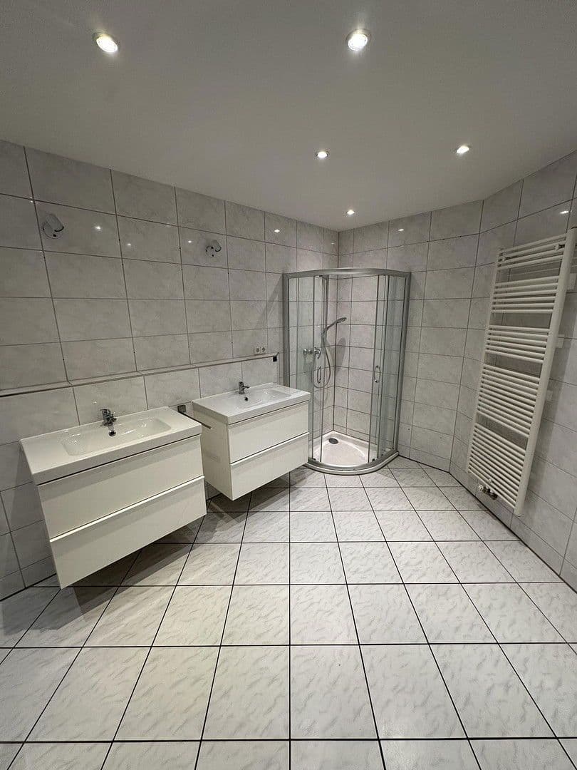 Pronájem bytu 4+1 142 m², Maria-Hilf-Straße 20, Berching, Bavorsko Pronájem bytu 4+1 142 m², Maria-Hilf-Straße 20, Berching, Bavorsko