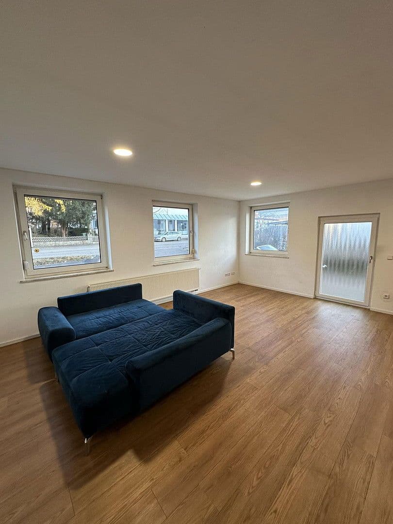 Pronájem bytu 4+1 142 m², Maria-Hilf-Straße 20, Berching, Bavorsko Pronájem bytu 4+1 142 m², Maria-Hilf-Straße 20, Berching, Bavorsko