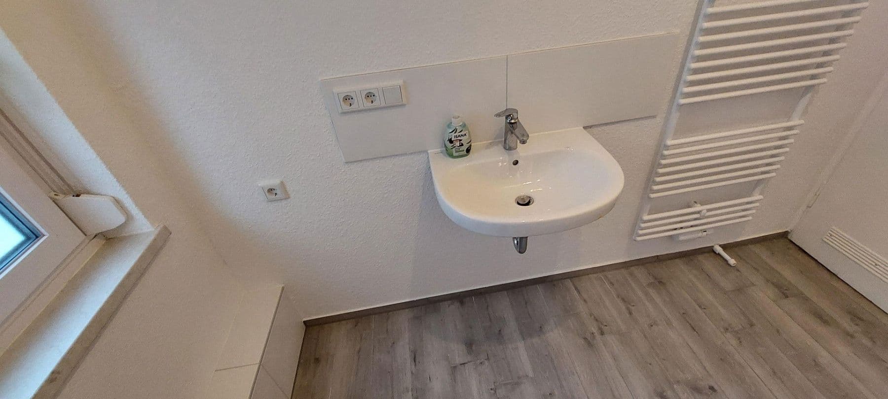 Pronájem bytu 1+1 33 m², Cadolzburgerstr 50, Fürth, Bavorsko Pronájem bytu 1+1 33 m², Cadolzburgerstr 50, Fürth, Bavorsko